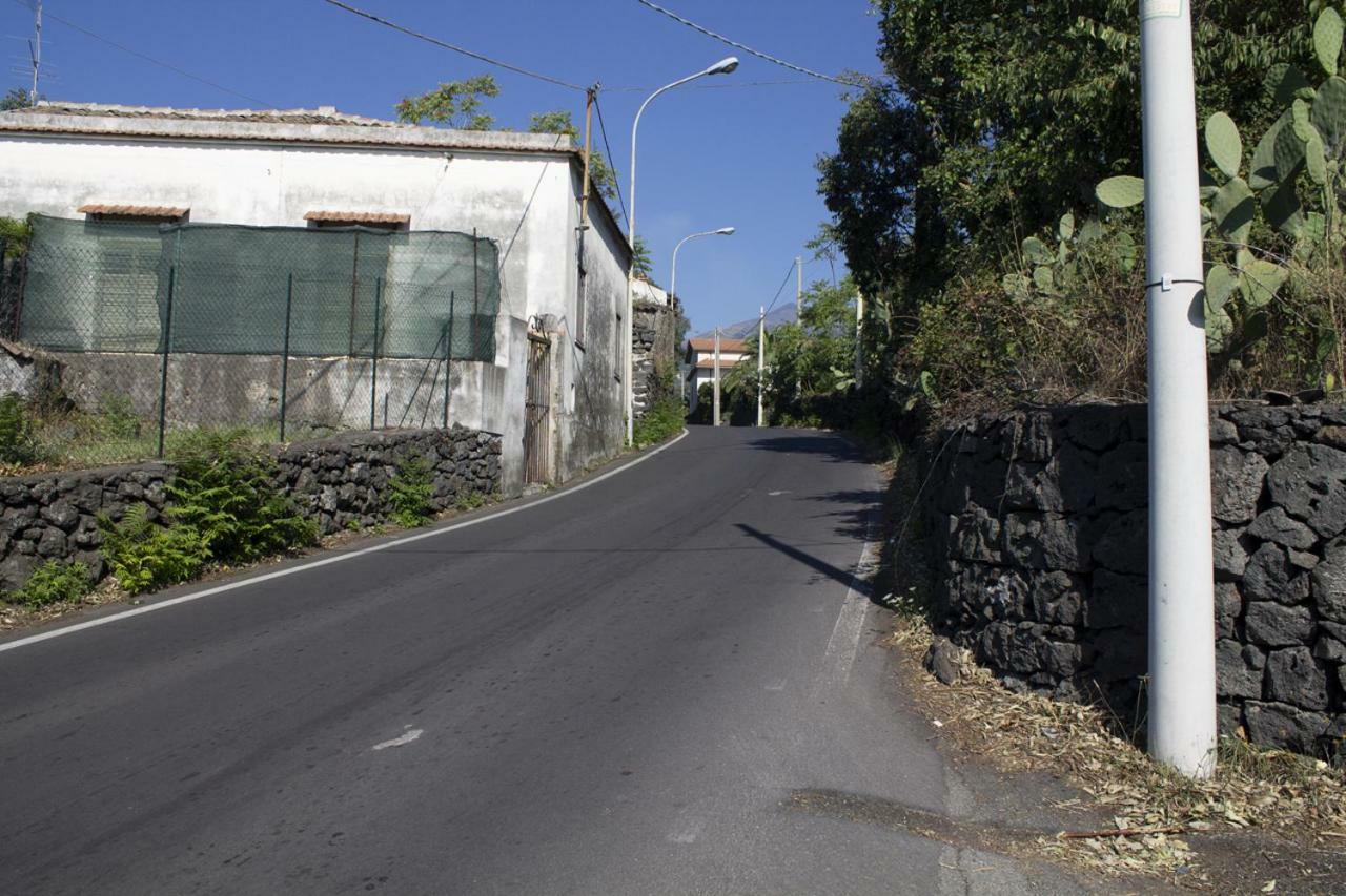 Etna Sweet Home Санта Венерина Екстериор снимка