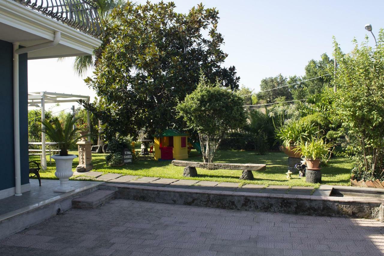 Etna Sweet Home Санта Венерина Екстериор снимка